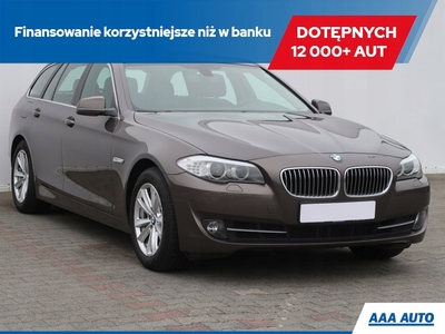 BMW Seria 5 F10-F11 Touring 520i 184KM 2013