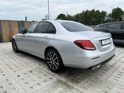 Mercedes E 220