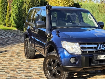 Mitsubishi Pajero IV SUV 5d 3.2 DOHC 200KM 2010