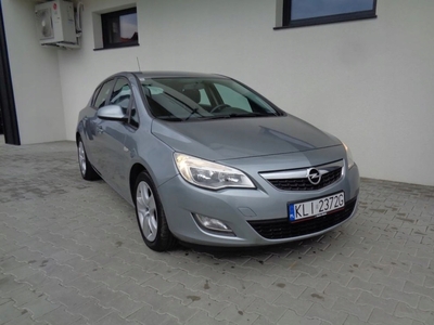 Opel Astra J Hatchback 5d 1.3 CDTI ecoFLEX 95KM 2011