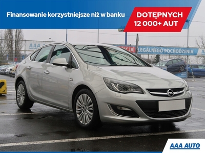 Opel Astra J Sedan 1.4 Turbo ECOTEC 140KM 2013