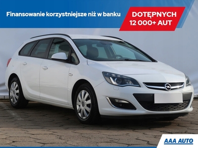 Opel Astra J Sports Tourer Facelifting 1.4 Turbo ECOTEC 140KM 2013