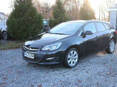 Opel Astra J Sports Tourer Facelifting 1.4 Turbo ECOTEC 140KM 2015