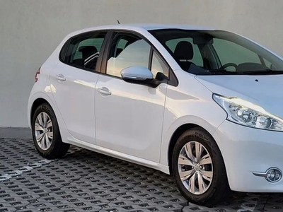 Peugeot 208 I Hatchback 3d 1.4 VTI 95KM 2012