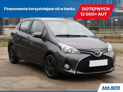 Toyota Yaris III Hatchback 5d Facelifting 1.33 Dual VVT-i 99KM 2015