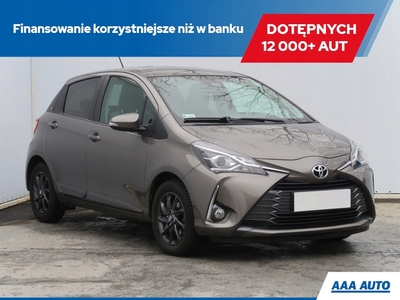 Toyota Yaris III Hatchback 5d Facelifting 2017 1.5 Dual VVT-iE 111KM 2020