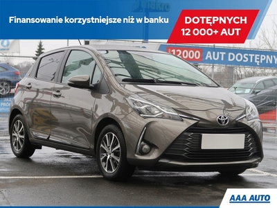 Toyota Yaris III Hatchback 5d Facelifting 2017 1.5 Dual VVT-iE 111KM 2020