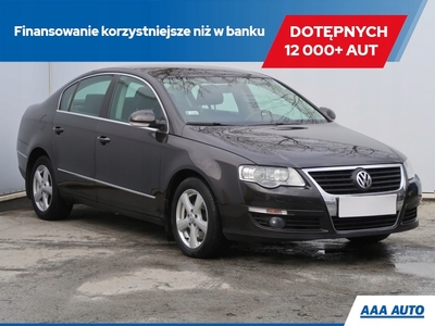 Volkswagen Passat B7 Limousine 2.0 TDI CR DPF BlueMotion 140KM 2010