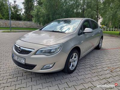 Opel Astra J/2010/1.4 Benzyna/Doinwestowana i Zadbana!