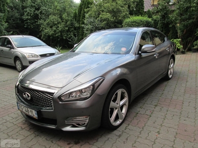 Infiniti Q70