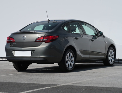 Opel Astra 2018 1.6 16V 90849km Sedan