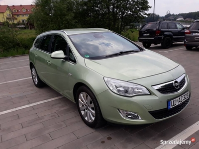 Opel Astra j 2012 kombi 1.7 cdti 110PS