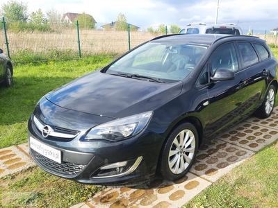 Opel Astra J Klimatronik - Parktronik