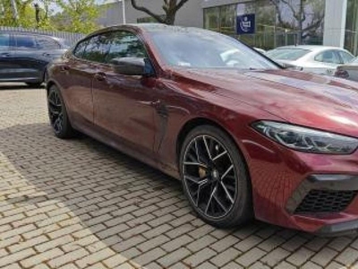 BMW M8 sedan (limuzyna)