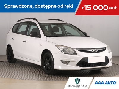 Hyundai i30 I CW Facelifting 1.4 DOHC 109KM 2010