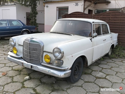 Mercedes 190d skrzydlak W110