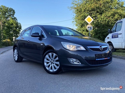 OPEL ASTRA IV* 2011r* 1.6B 115KM* Stary silnik! COSMO* PDC*NAVI