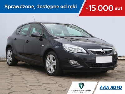 Opel Astra J Hatchback 5d 1.4 Turbo ECOTEC 140KM 2010