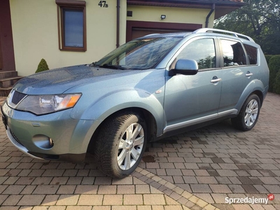 Mitsubishi Outlander 2,4 Benzyna 4x4 * Skóra * Navi * Pełen Serwis * Niemcy