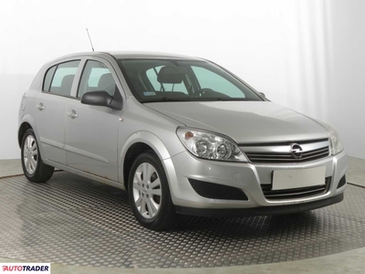 Opel Astra 1.4 88 KM 2009r. (Piaseczno)