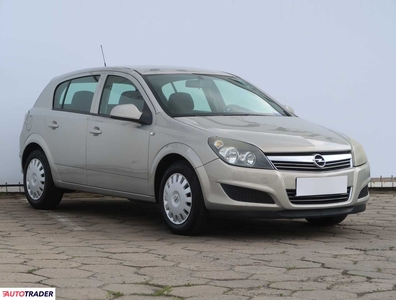 Opel Astra 1.4 88 KM 2010r. (Piaseczno)