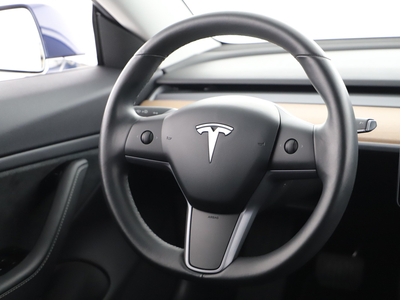 Tesla Model 3 2019 Long Range 4WD 76kWh 19716km Sedan