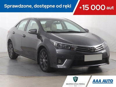 Toyota Corolla XI Sedan 1.6 Valvematic 132KM 2015