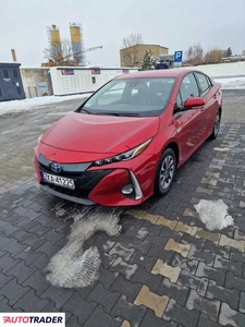 Toyota Prius 1.8 hybrydowy 98 KM 2017r. (kamień)