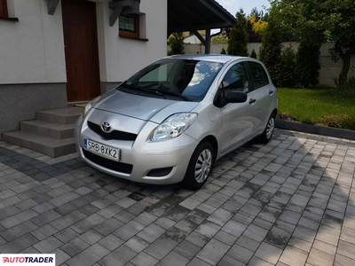 Toyota Yaris 1.3 benzyna 101 KM 2009r.