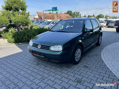 Volkswagen Golf klimatyzacja, el. szyby, centralny zamek, benzynka, manual…