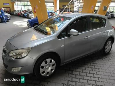 Opel Astra J