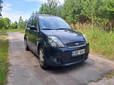 Używane Ford Fiesta - 4 800 PLN, 211 360 km, 2006