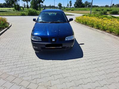 Używane Seat Cordoba - 4 800 PLN, 130 339 km, 2001