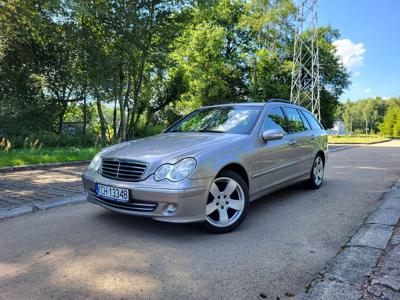 Używane Mercedes-Benz Klasa C - 17 800 PLN, 212 230 km, 2004