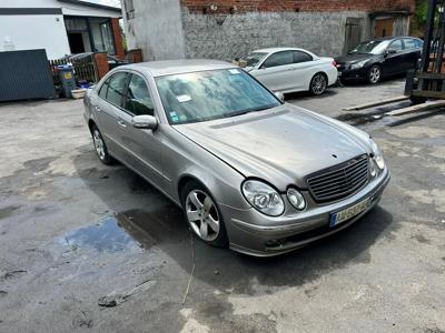 Używane Mercedes-Benz Klasa E - 9 900 PLN, 303 000 km, 2005