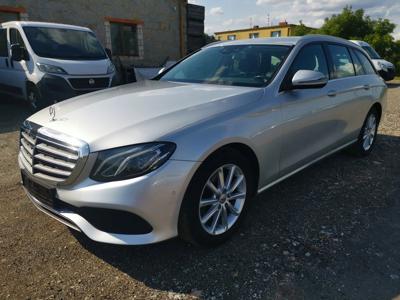 Używane Mercedes-Benz Klasa E - 56 500 PLN, 385 000 km, 2017