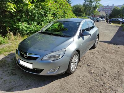 Używane Opel Astra - 15 900 PLN, 270 000 km, 2010