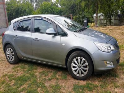 Używane Opel Astra - 28 000 PLN, 135 748 km, 2011