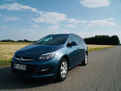 Używane Opel Astra - 28 000 PLN, 210 000 km, 2014