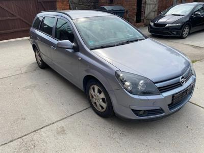 Używane Opel Astra - 5 400 PLN, 215 100 km, 2005