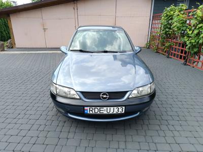 Używane Opel Vectra - 5 200 PLN, 282 400 km, 1998