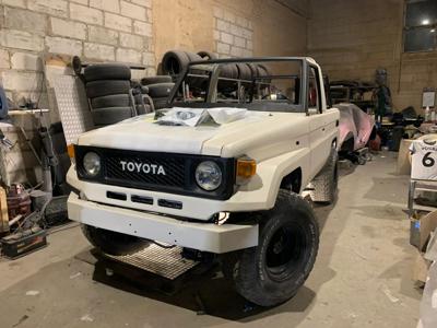 Używane Toyota Land Cruiser - 59 000 PLN, 313 000 km, 1986