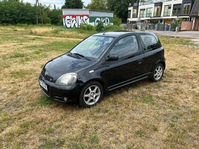 Używane Toyota Yaris - 8 000 PLN, 218 872 km, 2002