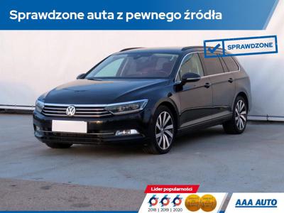 Używane Volkswagen Passat - 56 000 PLN, 244 910 km, 2015