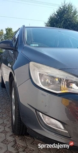 Doinwestowany Opel Astra J Sports Tourer Prywatnie