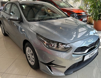 Kia Cee'd III PE 1.5 T-GDi 7DCT PAKIET ZIMOWY, AUTOMAT