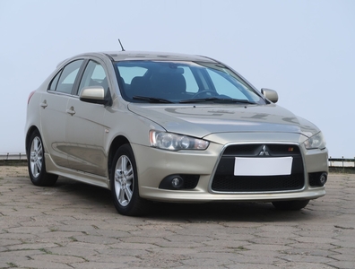 Mitsubishi Lancer VIII , Klimatronic, Tempomat, Parktronic, Podgrzewane siedzienia,