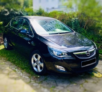 Opel Astra IV 1.4 T Cosmo