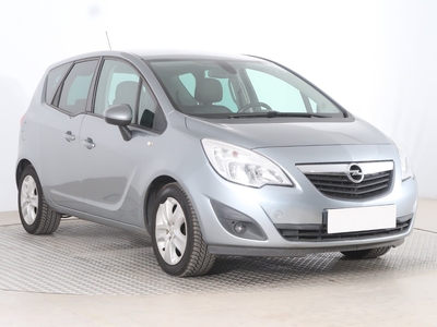 Opel Meriva B , Serwis ASO, Klima, Tempomat, Podgrzewane siedzienia