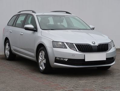 Skoda Octavia III , Salon Polska, Klima, Parktronic